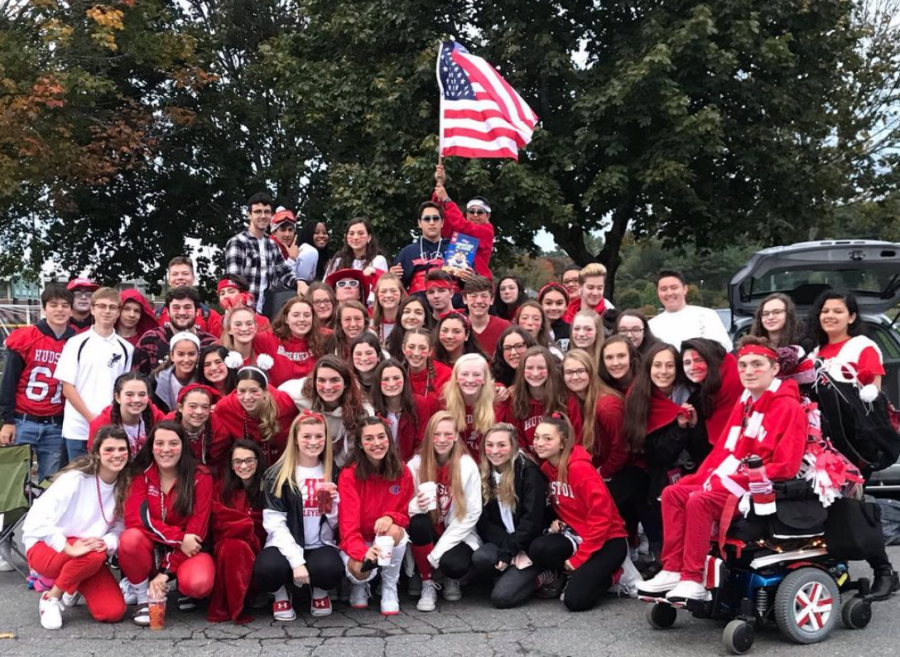 Class+of+2021+gathered+in+the+junior+lot+for+a+tailgate+in+October+%7C+photo+by+Lilla+Gaffney