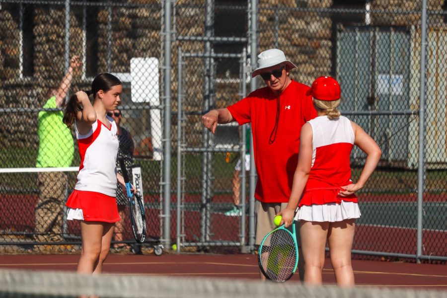 Coach Mark Rideout with Sophia Bater and Kari Flood |by Ella Spuria