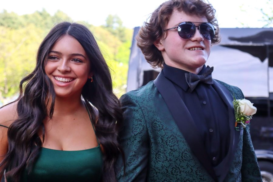 Cami Andrade and Jake Clifford on the red carpet |by Ella Spuria